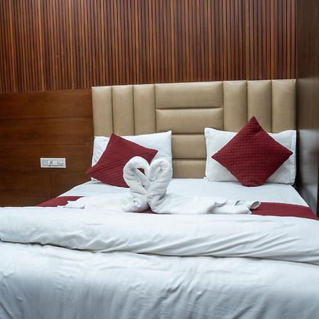 Hotel Sun Grand Агра Экстерьер фото