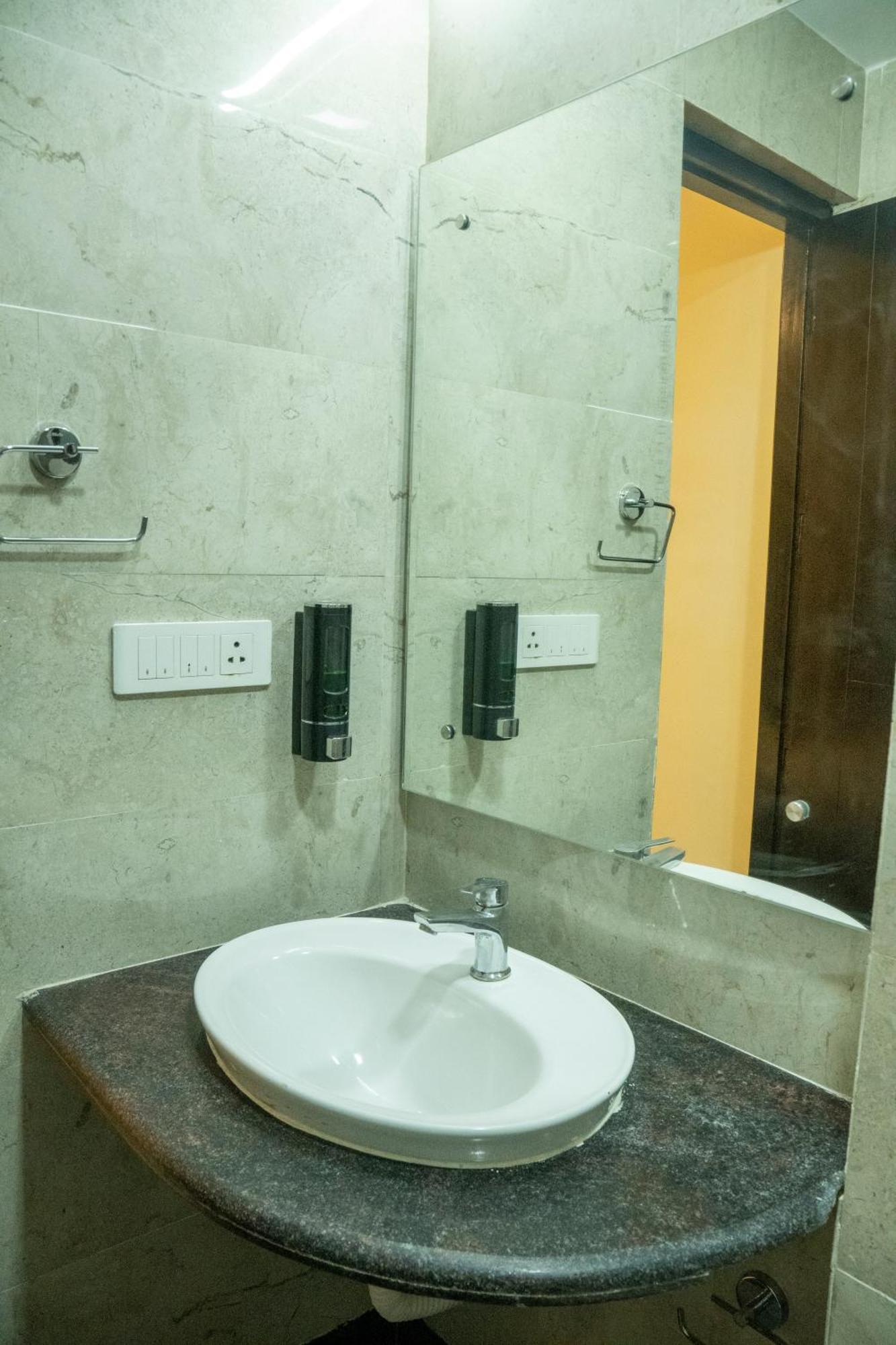 Hotel Sun Grand Агра Экстерьер фото
