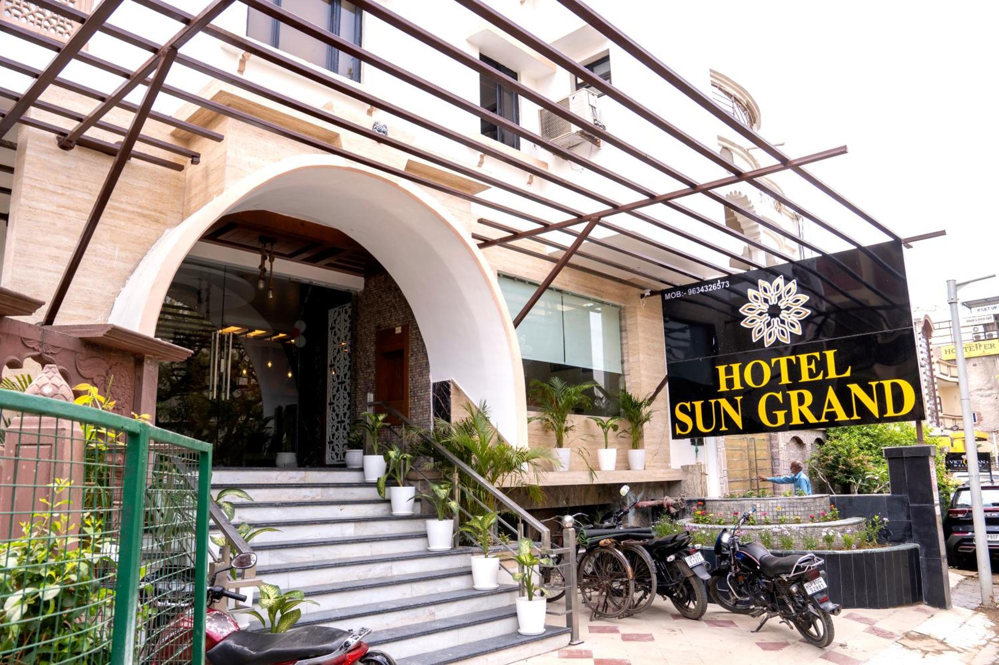 Hotel Sun Grand Агра Экстерьер фото