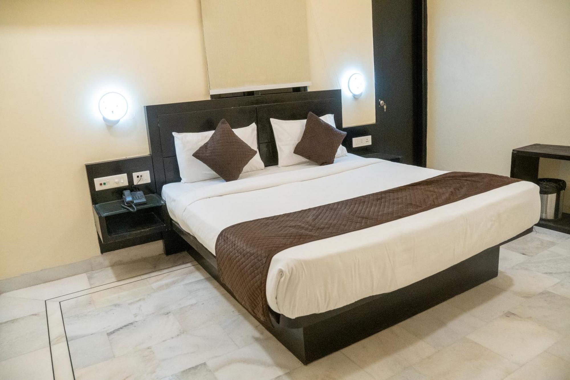 Hotel Sun Grand Агра Экстерьер фото